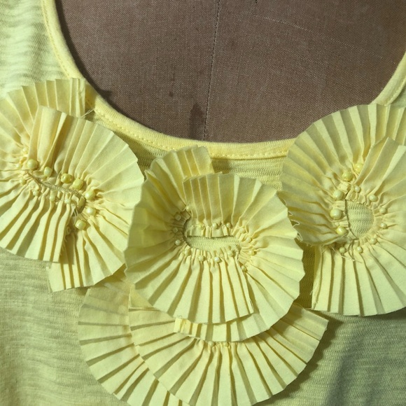 Sleeveless Cato top. - Picture 2 of 3